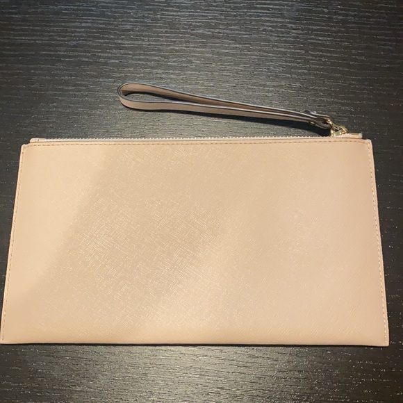 Micheal Kors jet set travel large zip clutch - Picture 2 of 5